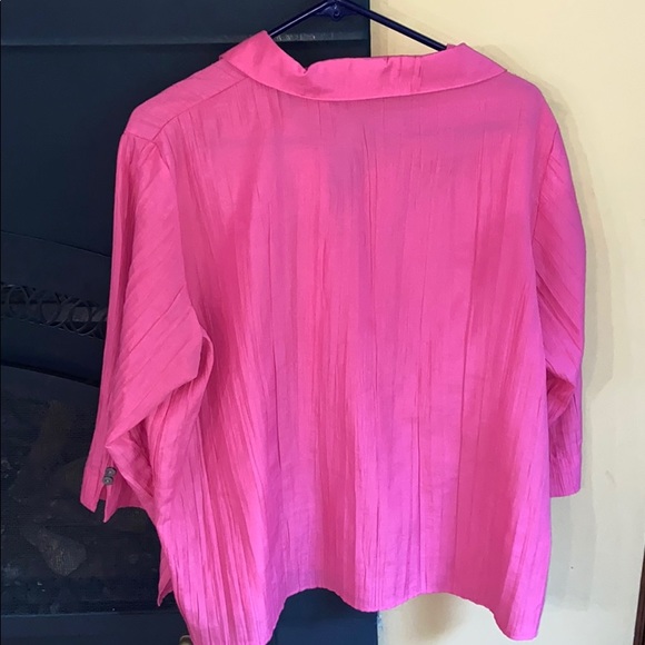 Button down long sleeve shirt - Picture 2 of 3